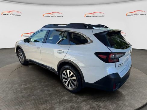 Used 2022 Subaru Outback Premium AWD/4WD image 11