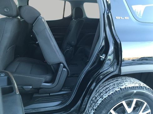 Used 2023 GMC Acadia SLE w/ Driver Convenience Package image 18