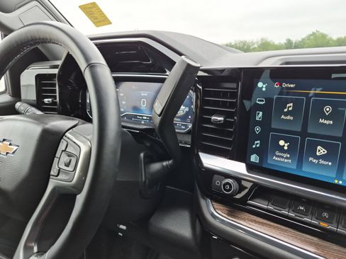 Used 2023 Chevrolet Silverado 1500 LT AWD/4WD image 21