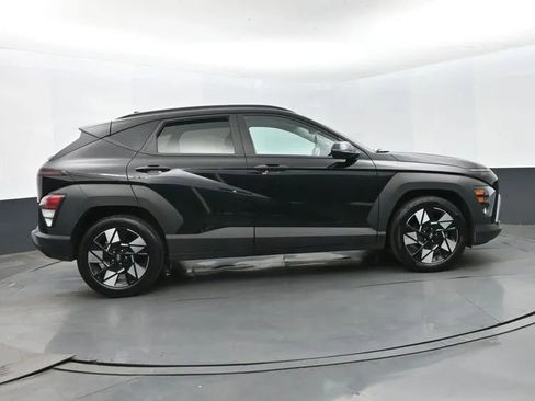 Used 2024 Hyundai Kona SEL FWD image 4