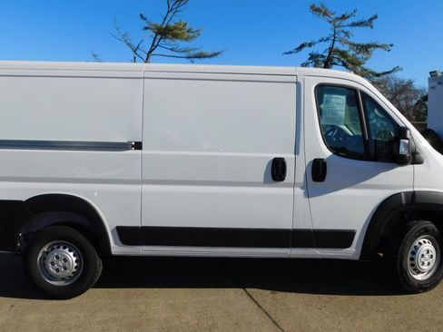 Used 2024 RAM ProMaster 3500 w/ Convenience Group image 2
