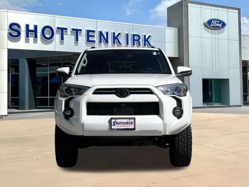 Used 2022 Toyota 4Runner SR5 Premium w/ Moonroof Package AWD/4WD image 2
