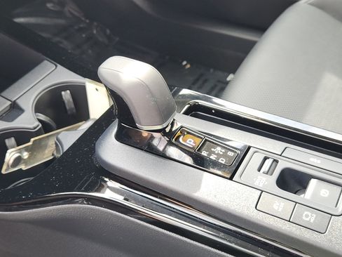 Used 2025 Toyota Prius Limited image 18