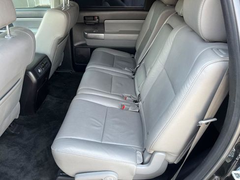 Used 2018 Toyota Sequoia SR5 w/ Premium Package AWD/4WD image 13