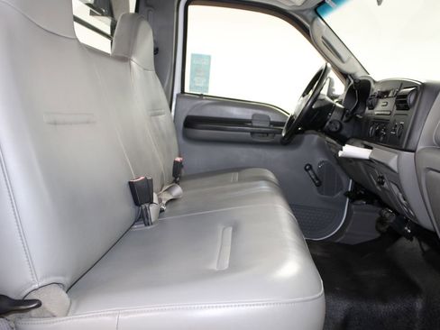 Used 2006 Ford F350 XL RWD image 25