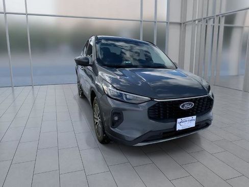 Certified 2023 Ford Escape SE w/ PHEV Premium Package image 2