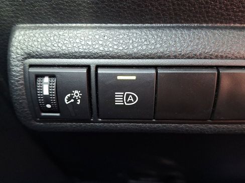 Used 2024 Toyota Corolla LE FWD image 30