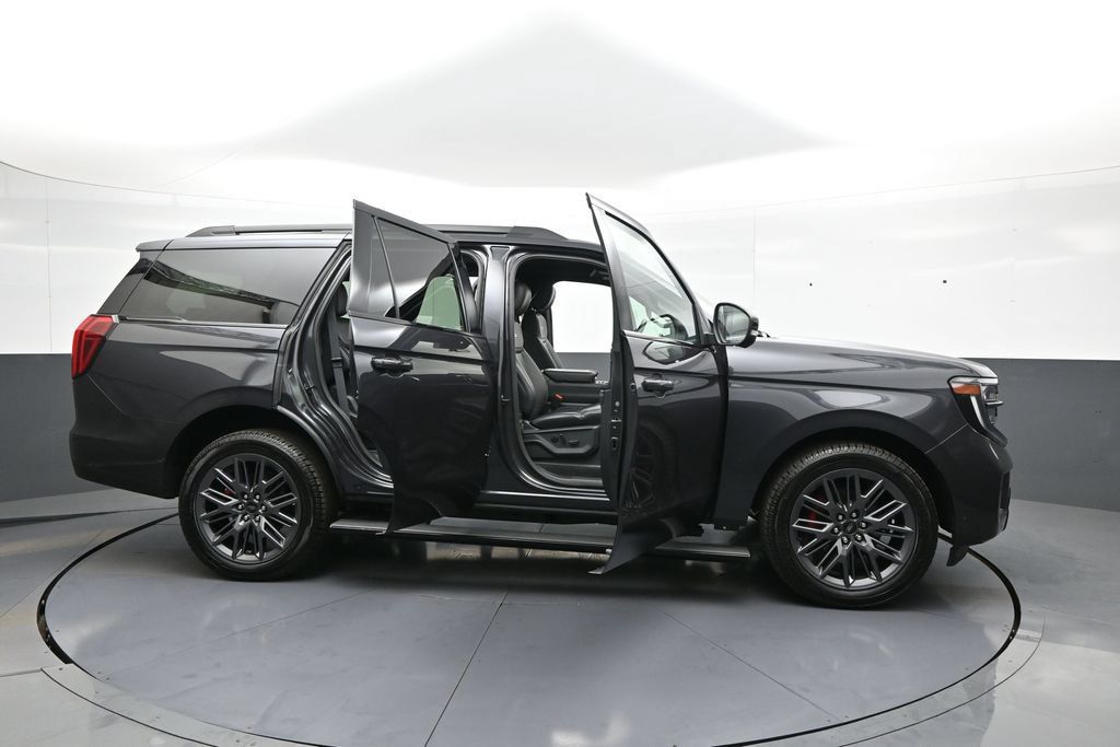 Used 2025 Ford Expedition Platinum w/ Stealth Performance Package AWD/4WD image 52