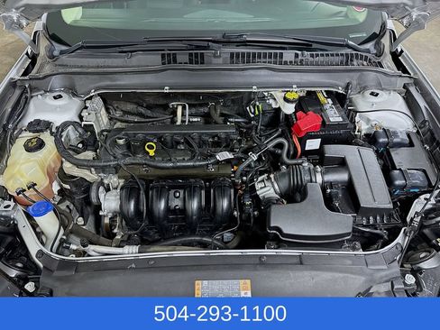 Certified 2018 Ford Fusion SE w/ Fusion SE Technology Package FWD image 29