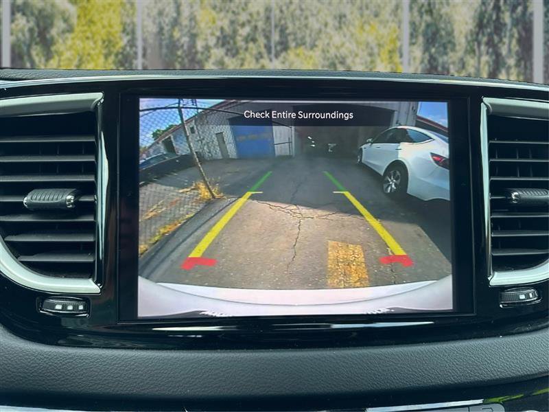 Used 2023 Chrysler Pacifica Touring-L FWD image 26