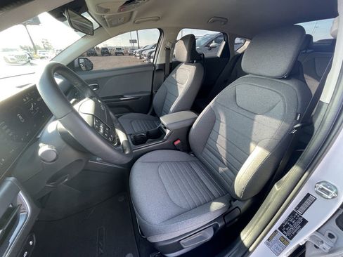 Certified 2025 Kia K4 EX image 22