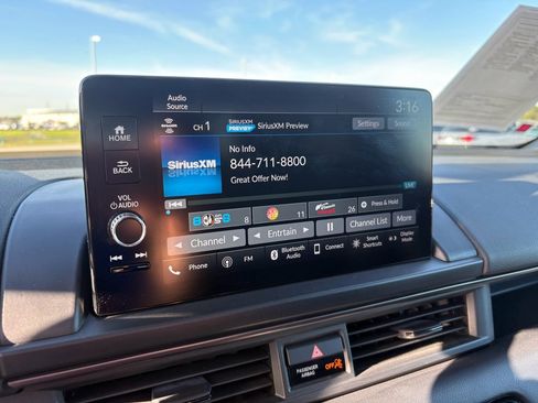 Certified 2024 Honda Pilot TrailSport image 20