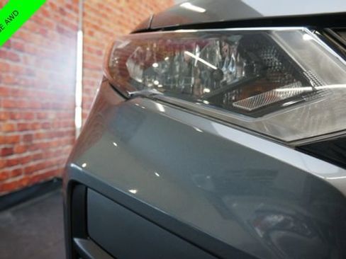 Used 2017 Nissan Rogue SV w/ SV Premium Package image 69