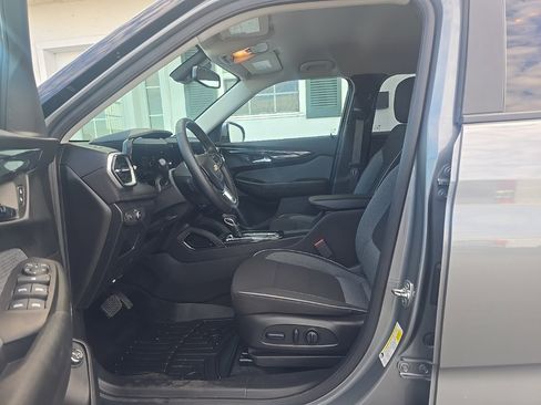 Used 2025 Chevrolet TrailBlazer LT w/ Convenience Package image 13
