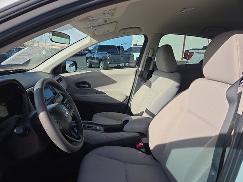 Used 2018 Honda HR-V LX image 12