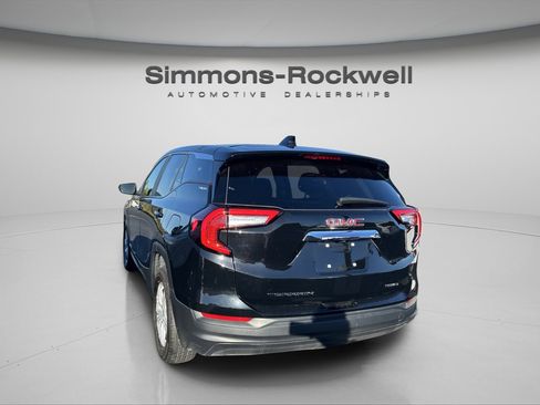 Used 2024 GMC Terrain SLE image 6