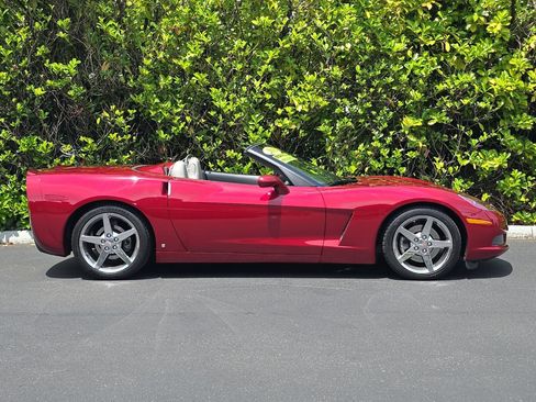 Used 2006 Chevrolet Corvette Convertible w/ Preferred Equipment Group RWD image 4