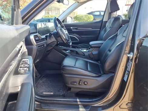 Used 2024 Kia Telluride S w/ S Sunroof Package image 16