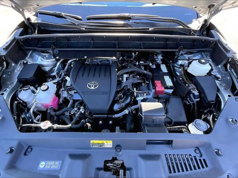 Certified 2024 Toyota Highlander XLE image 30