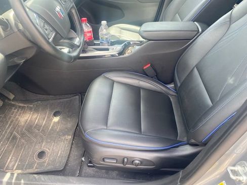 Used 2024 Buick Envista Sport Touring w/ Convenience I Package FWD image 9