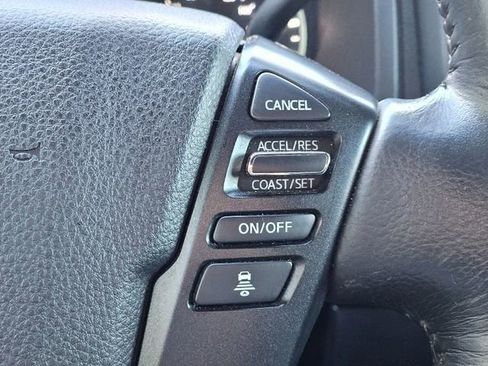 Certified 2024 Nissan Titan SV w/ SV Convenience Package image 18