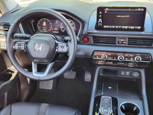Used 2025 Honda Pilot Touring image 26