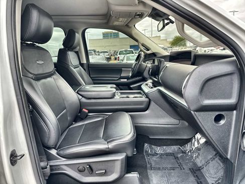 Used 2025 Ford Expedition Max Platinum AWD/4WD image 9