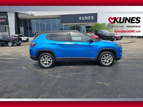 Used 2025 Jeep Compass Limited AWD/4WD image 4