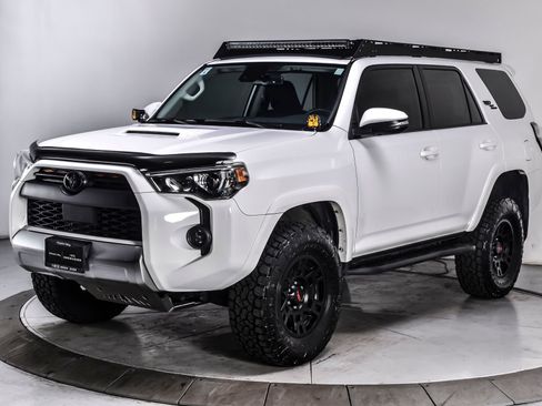 Used 2023 Toyota 4Runner TRD Off-Road Premium AWD/4WD image 2