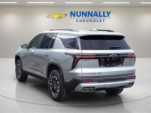 New 2026 Chevrolet Traverse Z71 w/ Enhanced Driving Package image 3