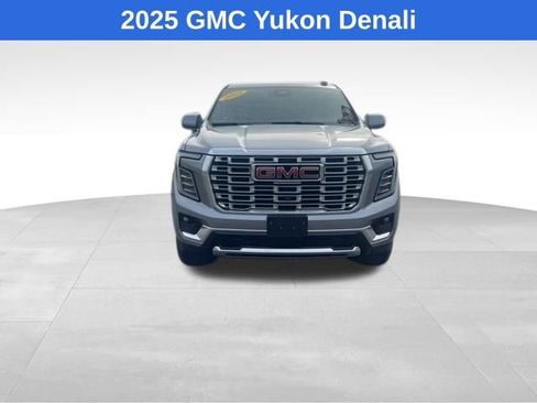 Used 2025 GMC Yukon Denali image 2
