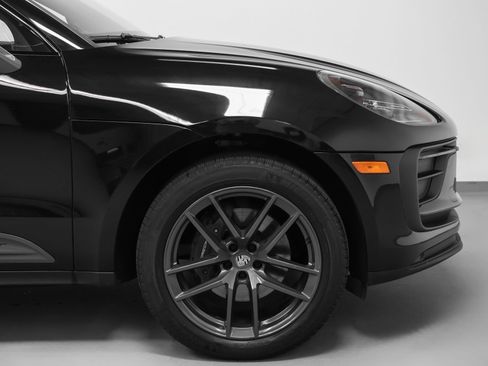 Certified 2023 Porsche Macan Turbo AWD/4WD image 15