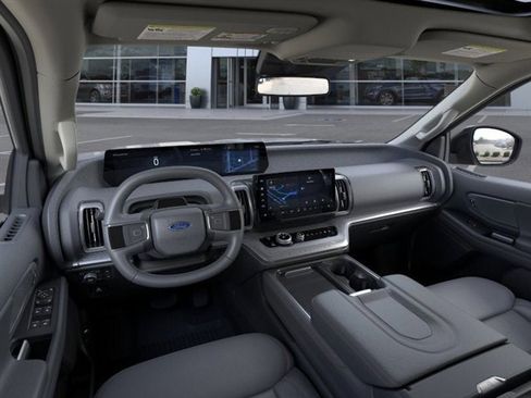 New 2025 Ford Expedition Active AWD/4WD image 9