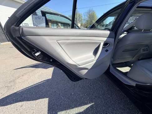 Used 2007 Toyota Camry Hybrid image 16