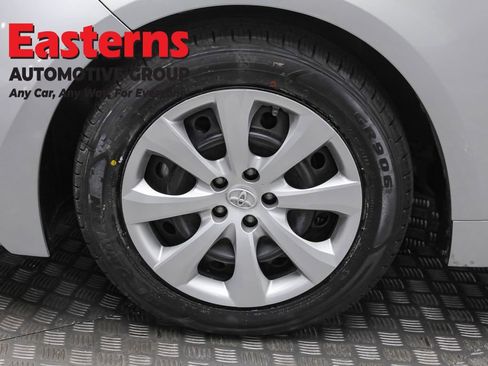 Used 2023 Toyota Corolla LE image 31