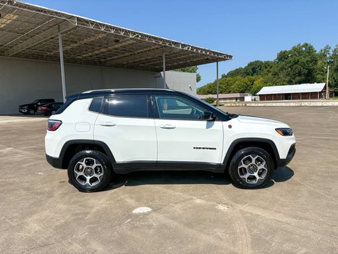 Used 2022 Jeep Compass Trailhawk AWD/4WD image 14