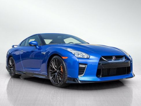 Used 2023 Nissan GT-R Premium AWD/4WD image 7