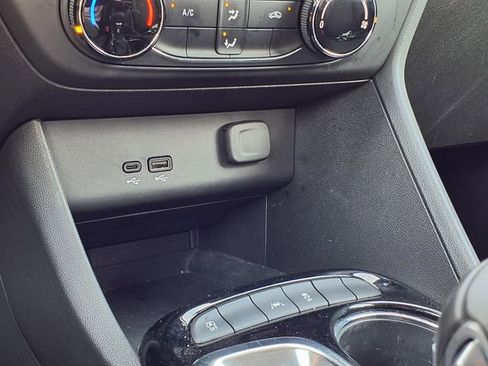 Used 2025 Buick Encore GX Preferred image 12