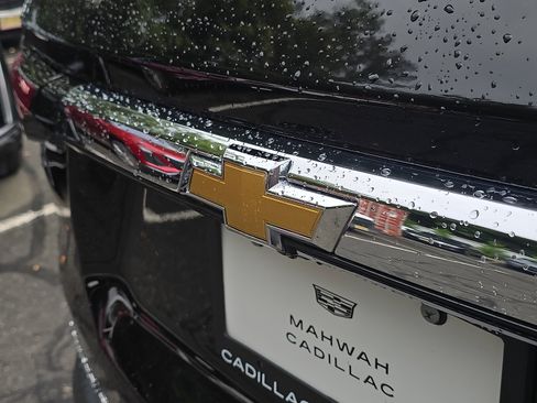 Used 2023 Chevrolet Traverse LT image 30