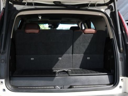 Used 2015 Cadillac Escalade Luxury image 33