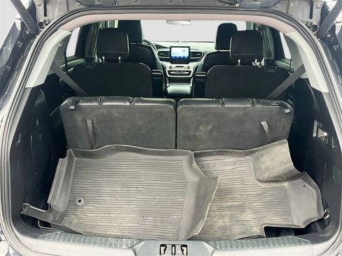 Used 2021 Ford Explorer XLT w/ Equipment Group 202A image 25