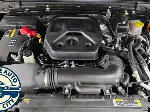 Used 2024 Jeep Wrangler Unlimited Sahara w/ Technology Group image 39