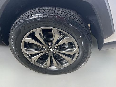 Used 2022 Toyota RAV4 Limited image 32