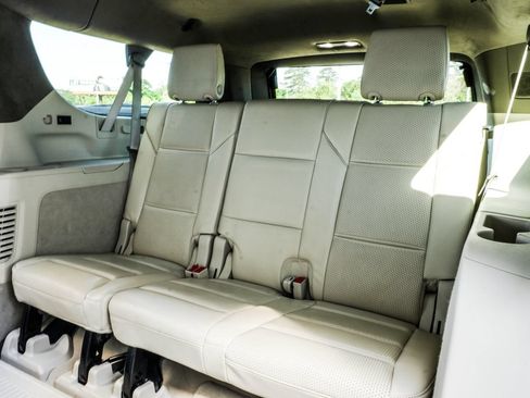 Used 2024 Cadillac Escalade ESV Sport Platinum w/ LPO, ONYX Package AWD/4WD image 35