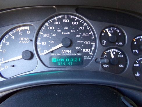 Used 2002 Chevrolet Silverado 2500 LS AWD/4WD image 32