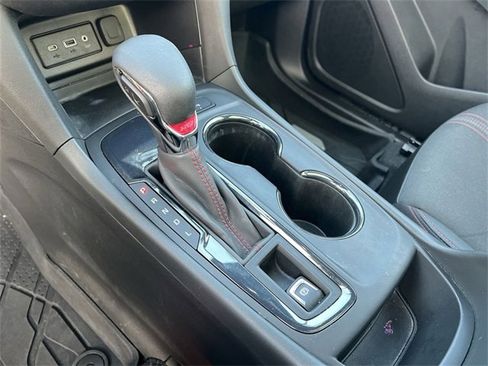 Used 2023 Chevrolet Equinox RS w/ LPO, Floor Liner Package image 19