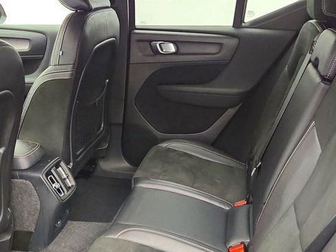 Used 2021 Volvo XC40 P8 Recharge image 21