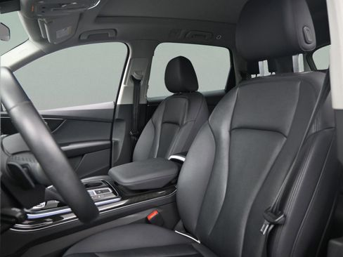 Used 2023 Audi Q7 3.0T Premium w/ Convenience Package AWD/4WD image 33