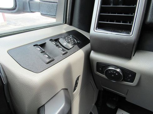 Used 2019 Ford F250 XLT w/ Snow Plow Prep Package AWD/4WD image 41