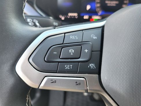 Used 2024 Volkswagen Taos SE w/ Panoramic Sunroof Package image 20